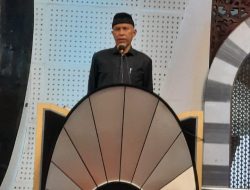 Gubernur Sumatera Barat mengikuti tausiah di Masjid Raya Sumbar 