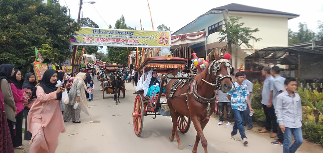 Alek Nagari dan Khatmil Quran ke 23 di TPQ Ihsan Tabek Tuhua diikuti Sebanyak 23 Santriwati