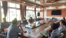 Kegiatan briefing Kalapas IIA beserta jajaran mengevaluasi kinerja dan menyusun langkah baru untuk meningkatkan kinerja