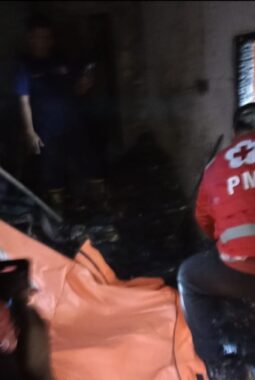Duka di Tanah Nyariang, PMI Bukittinggi Cepat Tanggap Kebakaran