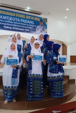 MSQ BKMT Kota Padang ditutup Kecamatan Bungus Teluk Kabung Raih Juara Pertama