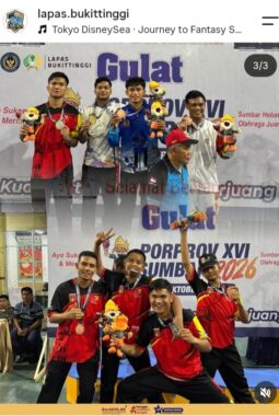 Pegawai Lapas Bukittinggi Sabet Perak PORPROV Sumbar, Miko Sihaloho Tembus Runner-Up Gulat 74 Kg.